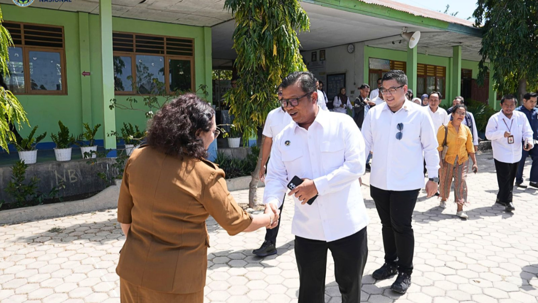 BGN Batam Bersama BPOM dan PCO RI Tinjau Pelaksanaan MBG di Kupang